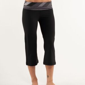 Lululemon Groove Crop Black / Quilt 16 Reversible